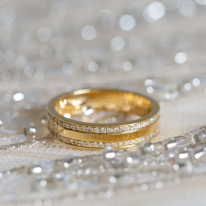 Rings Shineofdiamond Classic 4mm Golden Tone Wedding Band In Sterling Silver