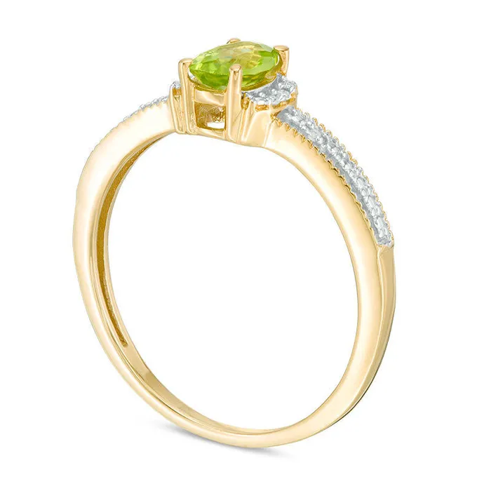 Goldia Rings Oval Peridot and Natural Diamond Accent Collar Antique VintageStyle Ring in Sterling Silver with Solid 14K Gold Plate Goldia Rings Oval Peridot and Natural Diamond Accent Collar Antique VintageStyle Ring in Sterling Silver with Solid 14K Gold Plate